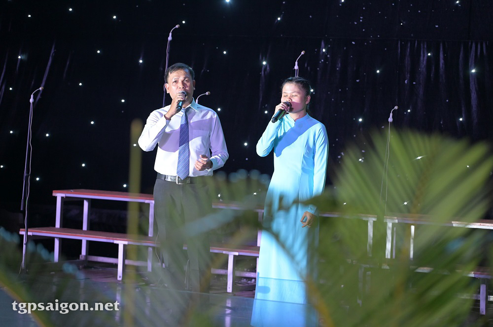 Song ca Tam Nhi & Quốc Hùng