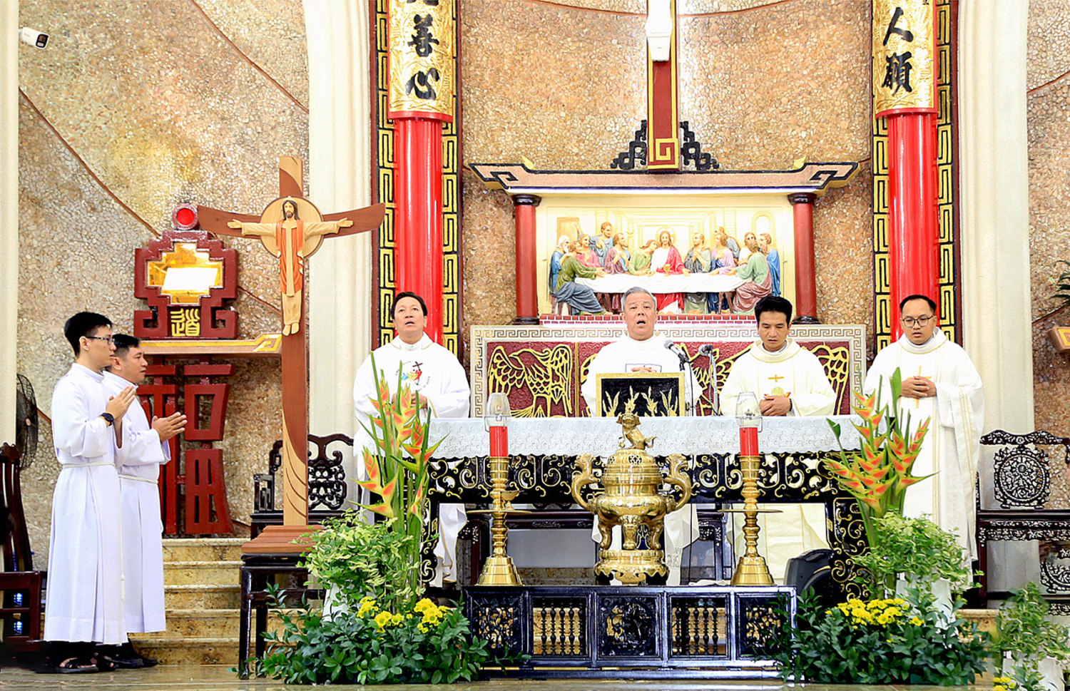 Doanh-nhan-cong-giao7