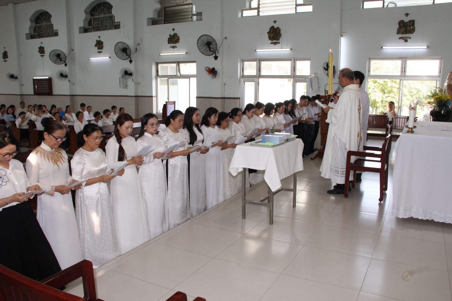 Gia-dinh-tan-hien (2)