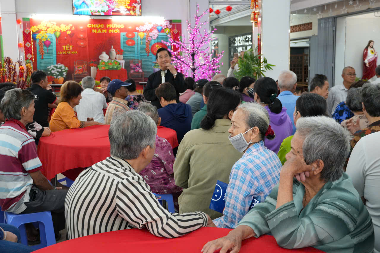 Giáo xứ Vĩnh Hội: Bữa cơm Huynh đệ nối dài hành trình bác ái