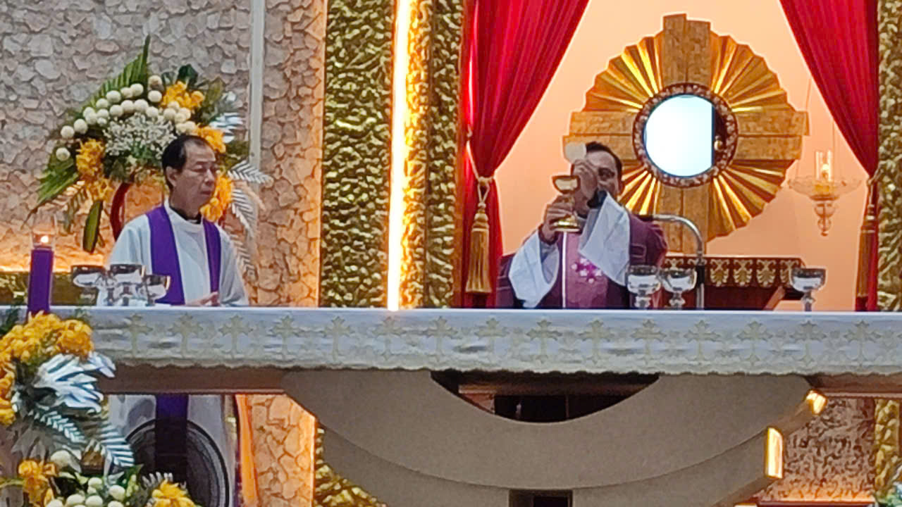 Lễ Tro tại giáo xứ Tân Phú, giáo hạt Tân Sơn Nhì