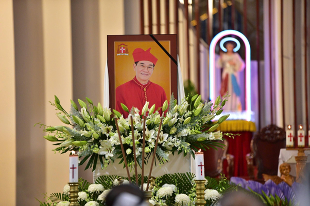 Lặng trong lời nguyện  Hiệp thông tiễn biệt vị mục tử nhân lành