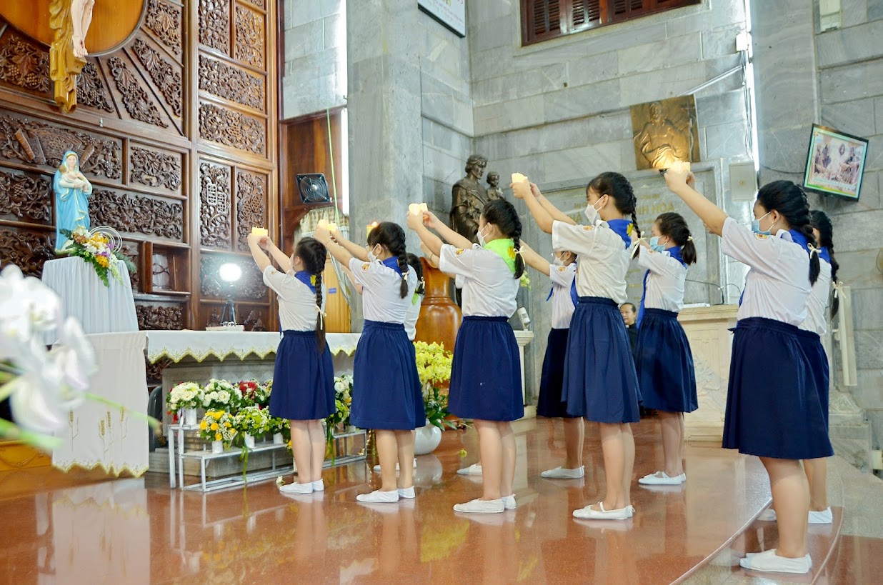 Giáo xứ Vĩnh Hòa: Khai mạc Tháng Hoa 2022