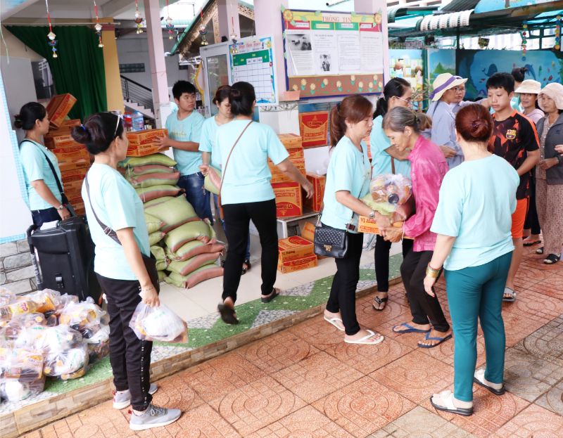 Giáo xứ Tân Chí Linh: Thực thi bác ái