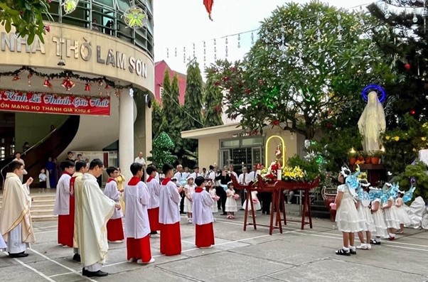 GX Lam Sơn: Mừng kính Thánh Gia Thất, kỷ niệm hôn phối, bổn mạng khu VI, 30-12-2023