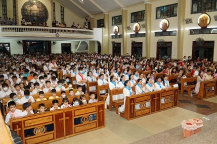 Giáo xứ Thạch Đà: Lễ Đức Mẹ dâng con trong Đền Thánh - Bổn mạng hội Hiền mẫu giáo khu II