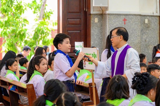Thiếu nhi giáo xứ Tân Phước tĩnh Tâm Mùa Chay 2025