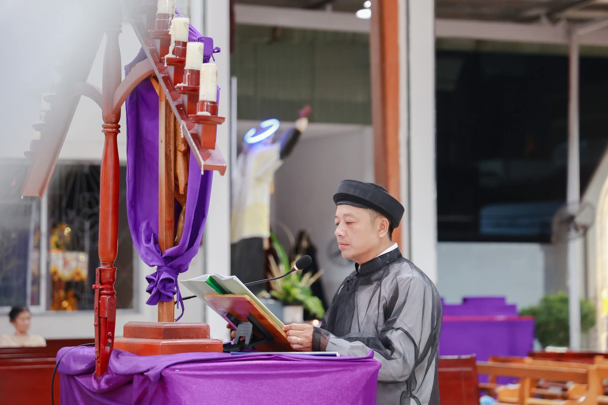 Giáo xứ Thánh Phanxicô Xaviê: Sốt sắng ngắm 15 sự Thương Khó trong Tuần Thánh