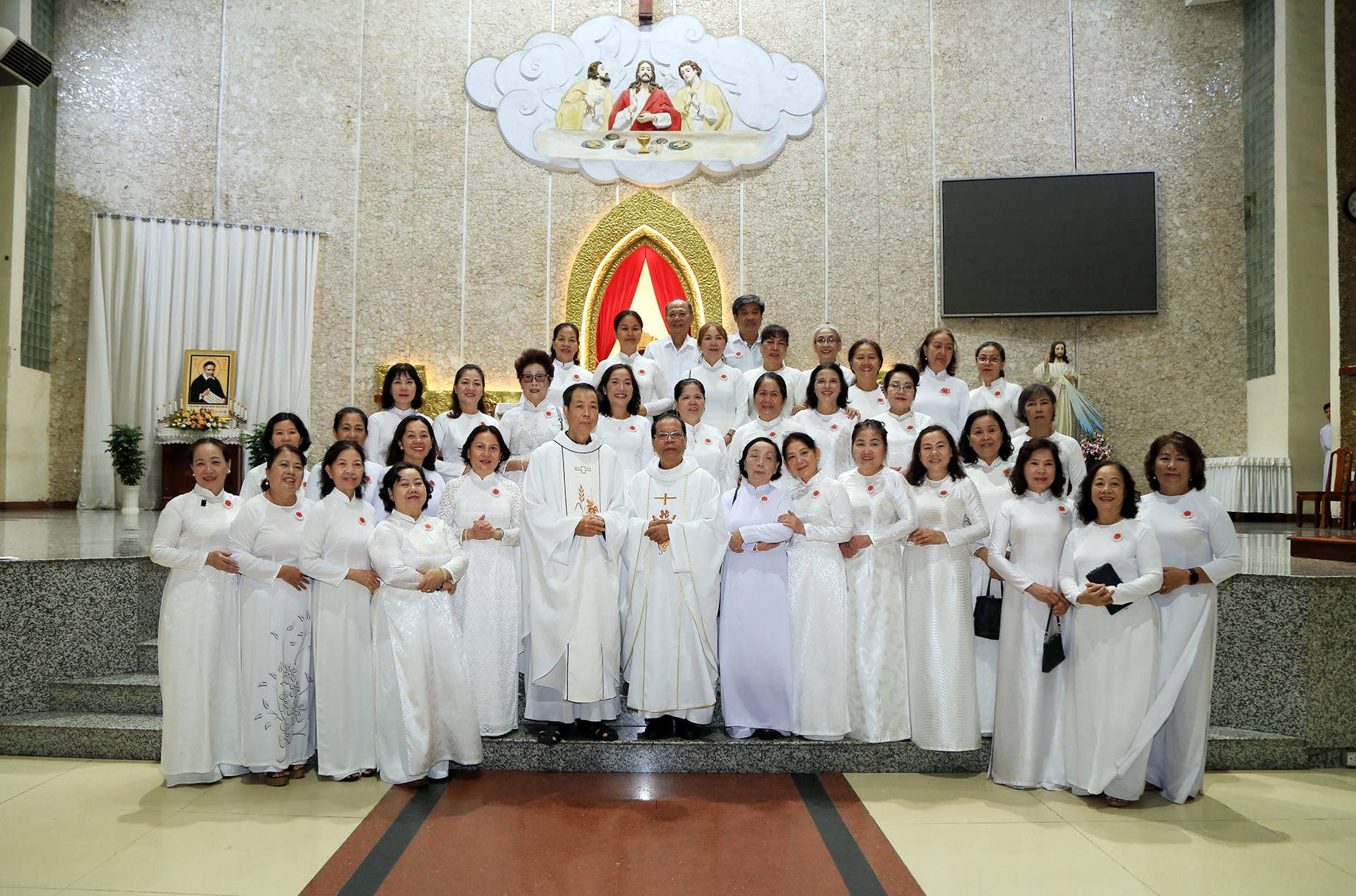 Ban Caritas giáo xứ Tân Phú mừng bổn mạng Thánh Vinh Sơn Phaolô