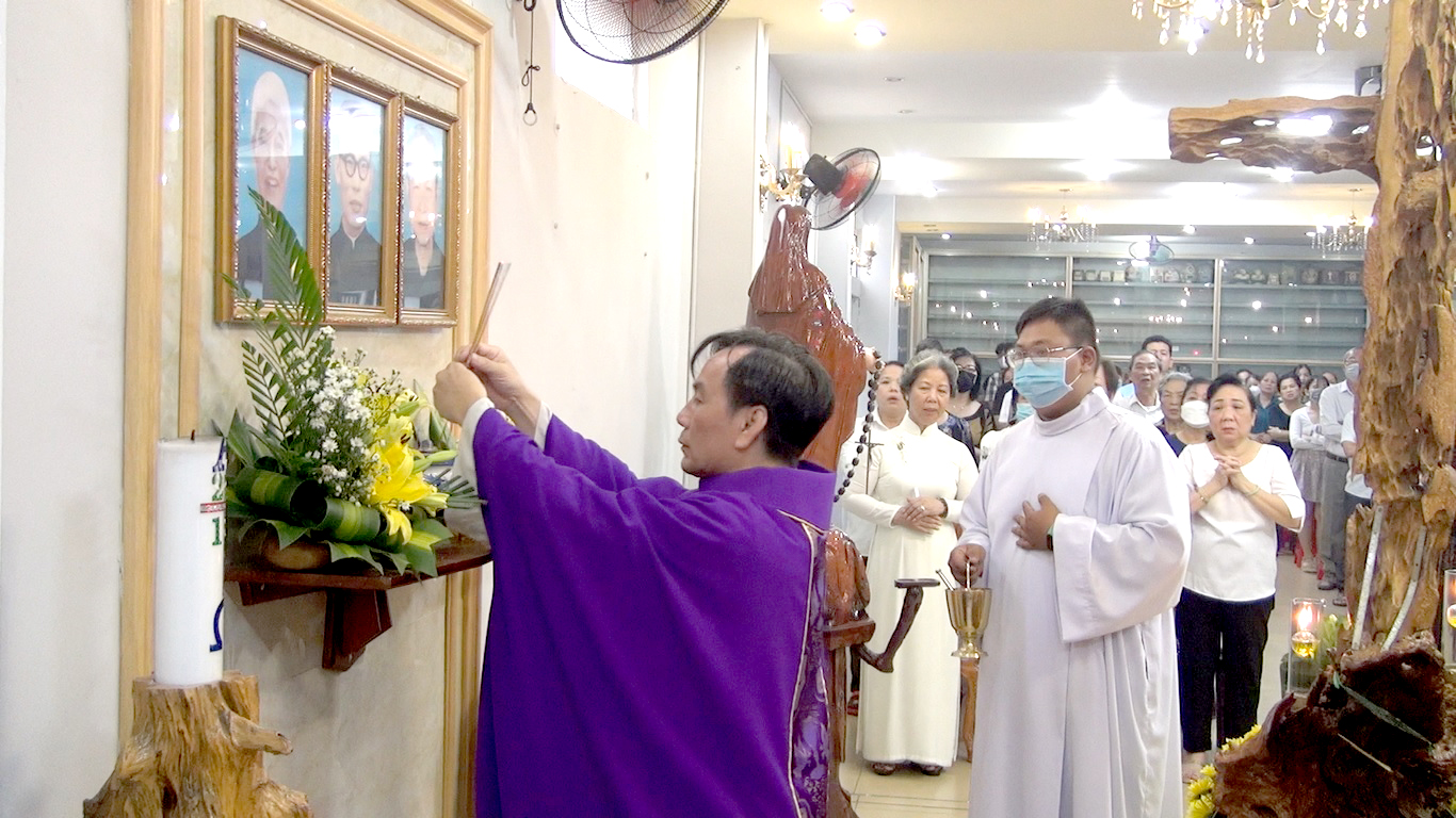 Giáo xứ Mẫu Tâm: lễ cầu cho các linh hồn 2-11-2022