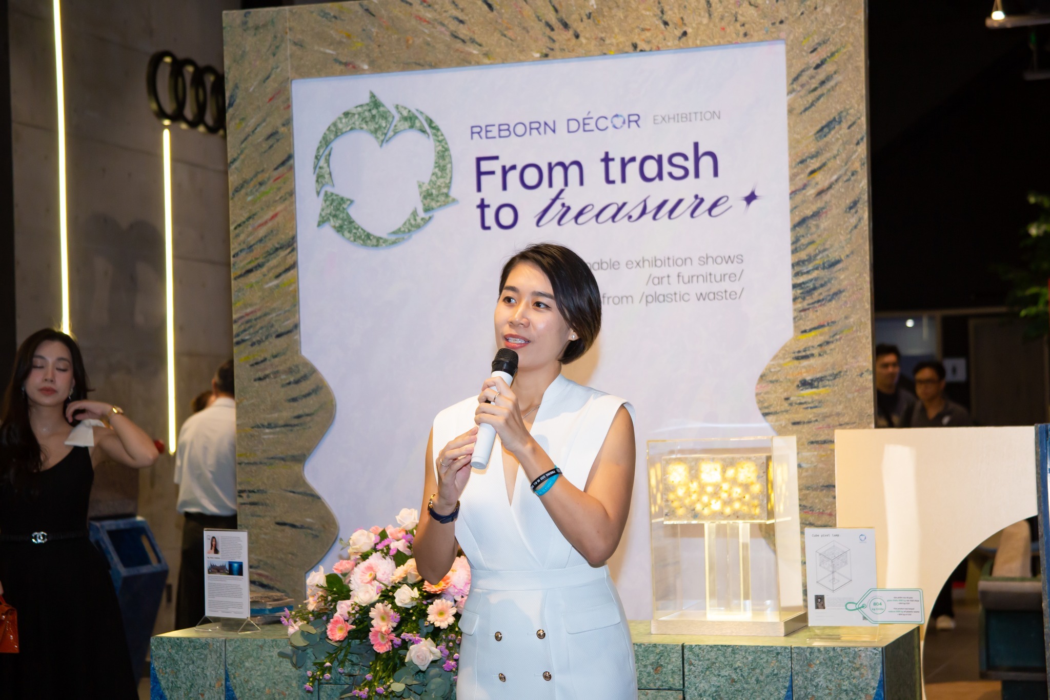 Bảo vệ ngôi nhà chung với nội thất tái chế - Triển lãm Reborn Décor: From Trash to Treasure