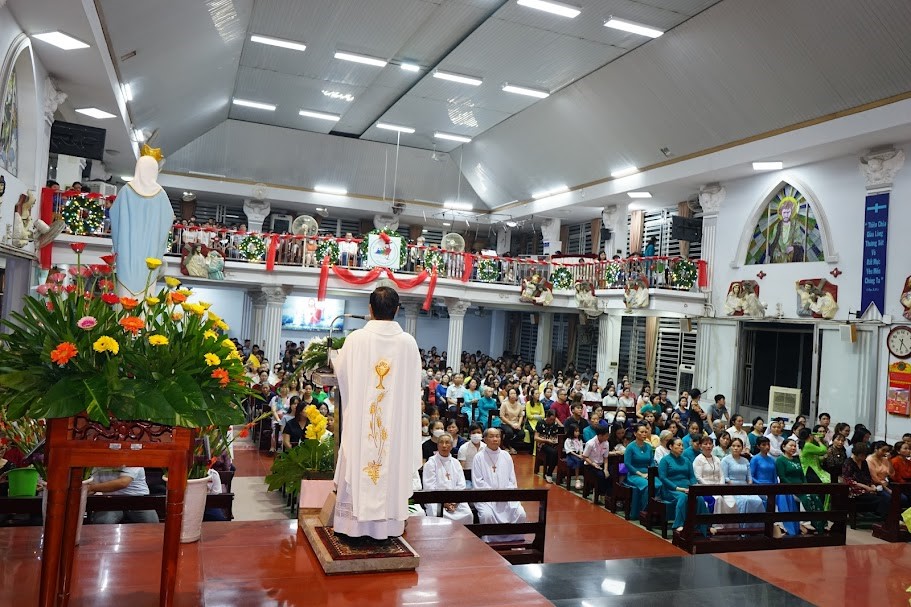 Giáo xứ Thánh Linh mừng Lễ Đức Maria - Mẹ Thiên Chúa