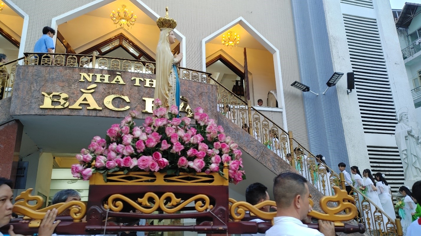Giáo xứ Bắc Hà khai mạc tháng Hoa 2023