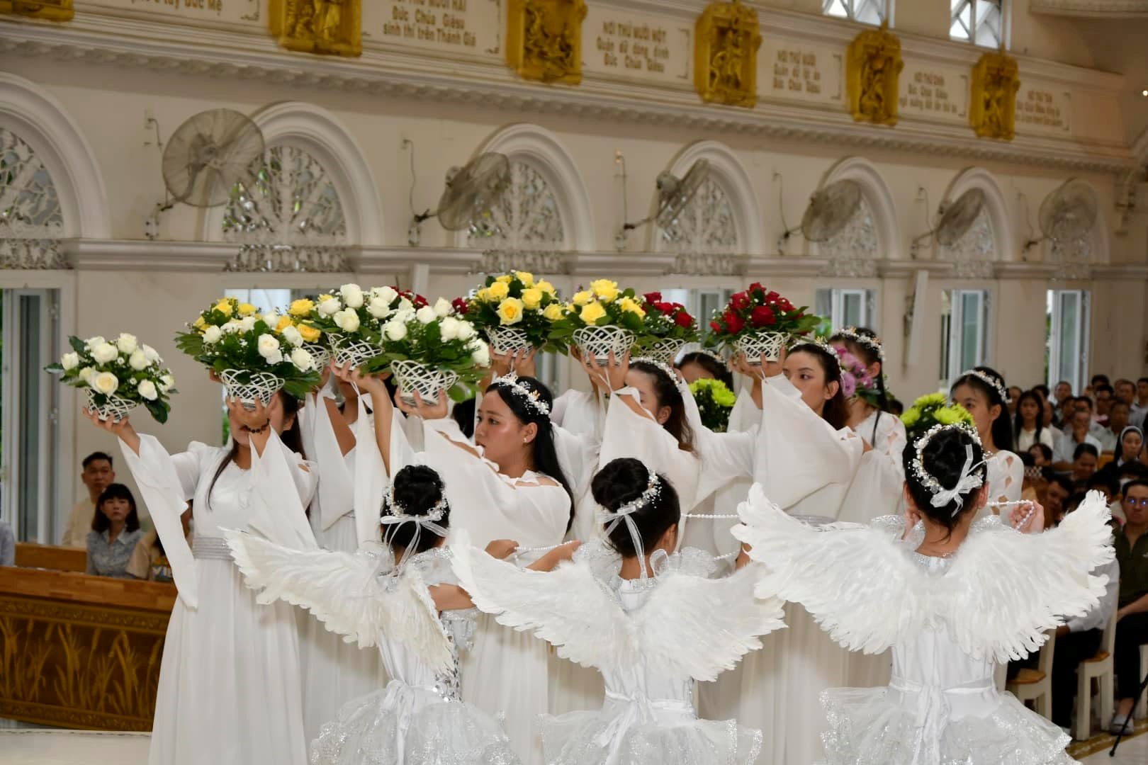 Giáo xứ Bắc Dũng: Lễ Thánh Giuse Thợ - Bổn mạng hội Gia Trưởng và Khai mạc Tháng Hoa
