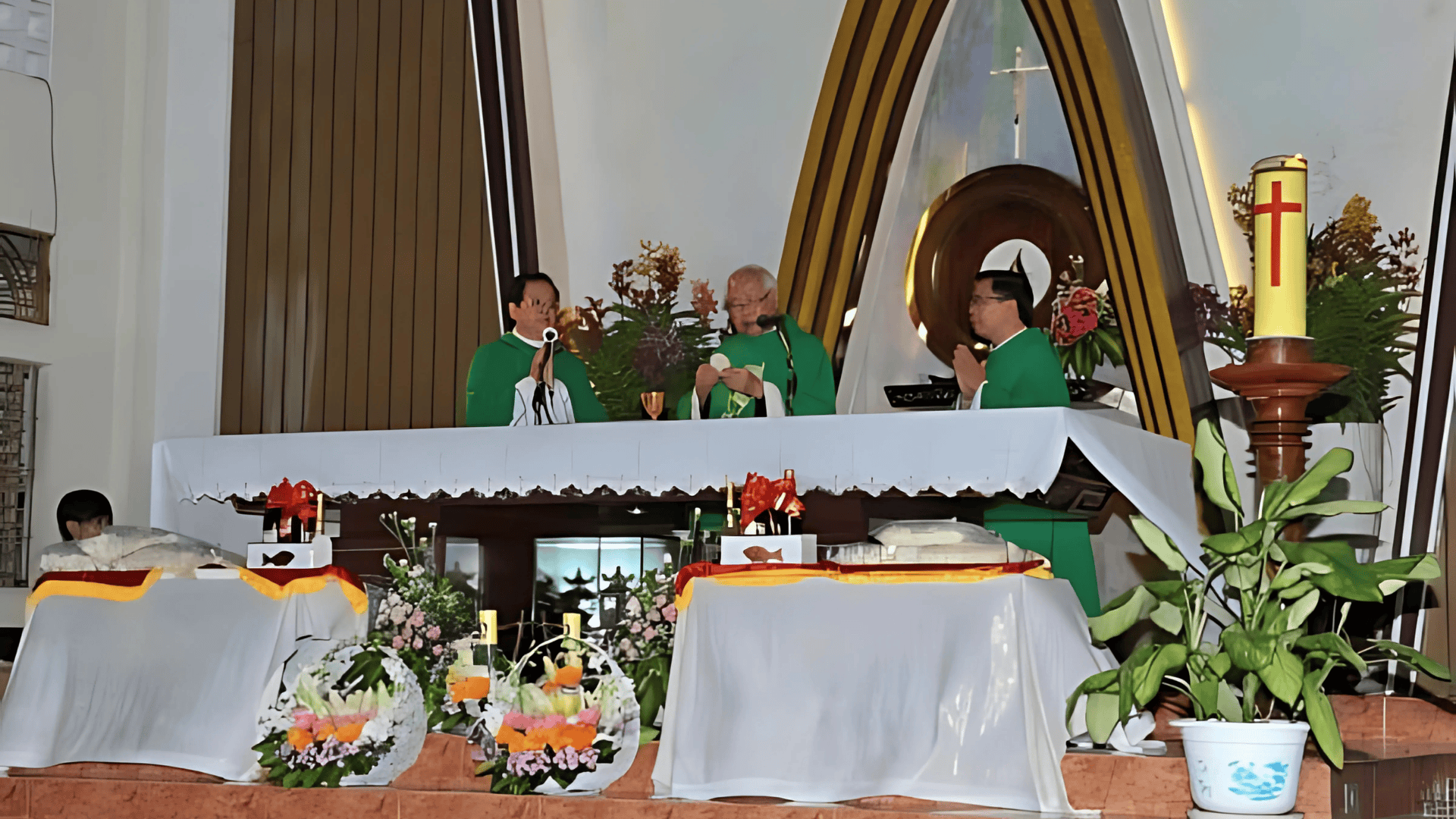 Giáo xứ Bùi Phát: Thánh lễ tạ ơn và chia tay cha chánh xứ Giuse Đinh Tất Quý