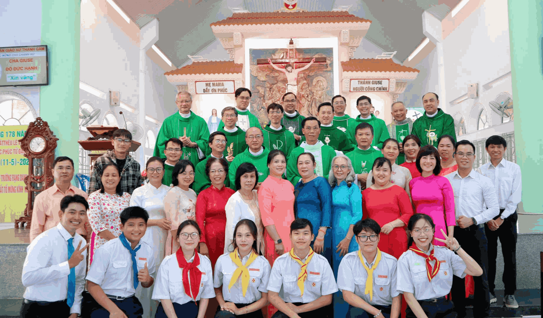 Thánh lễ Tạ ơn và nhận sứ vụ Chánh xứ Thánh Gẫm của linh mục Giuse Đỗ Đức Hạnh