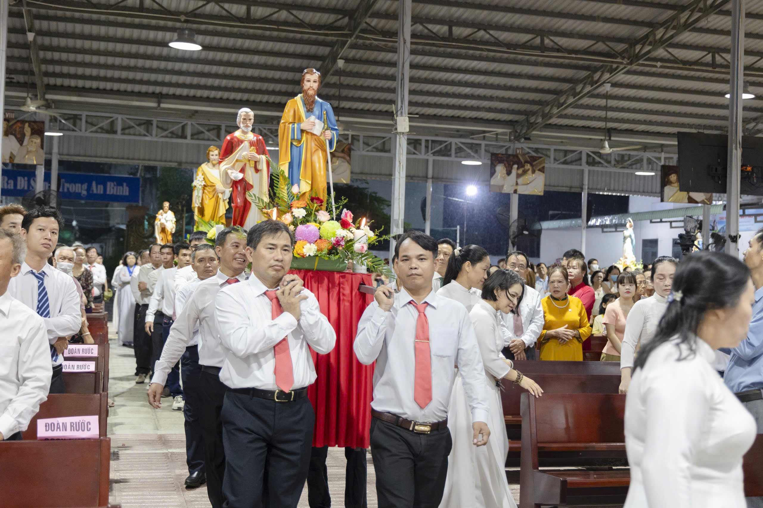 Giáo xứ Thánh Phanxicô Xaviê: Thánh lễ kính các Thánh Nam Nữ