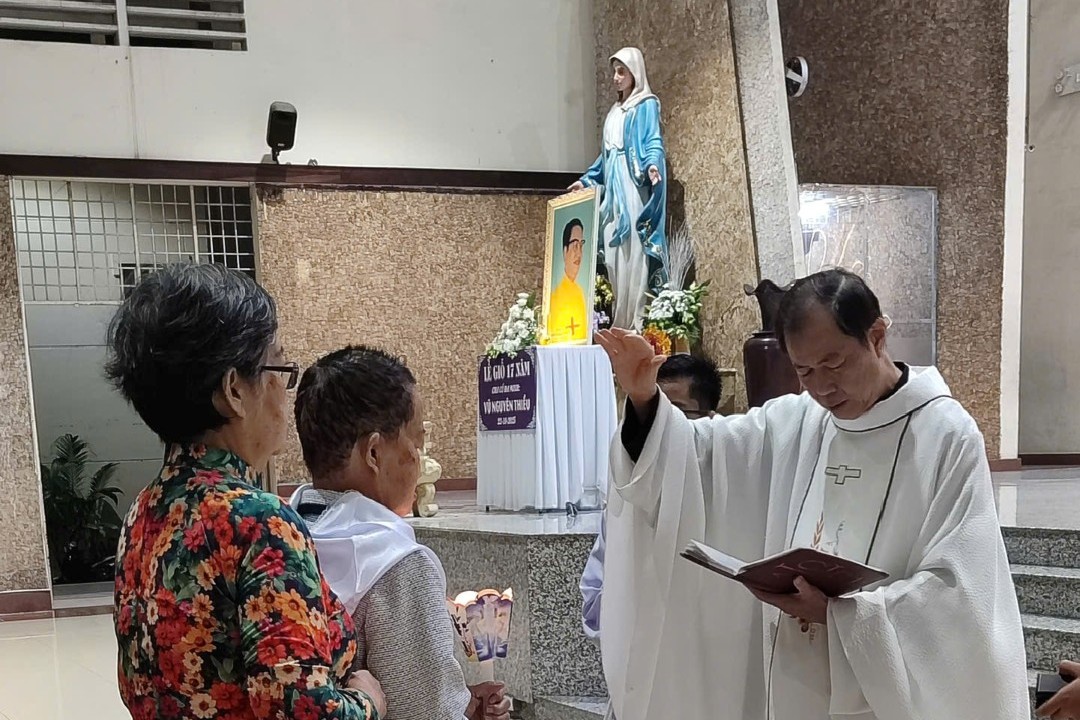 Lễ giỗ 17 năm Cha Cố Đaminh Vũ Nguyên Thiều, nguyên Chánh xứ Tân Phú và rửa tội tân tòng