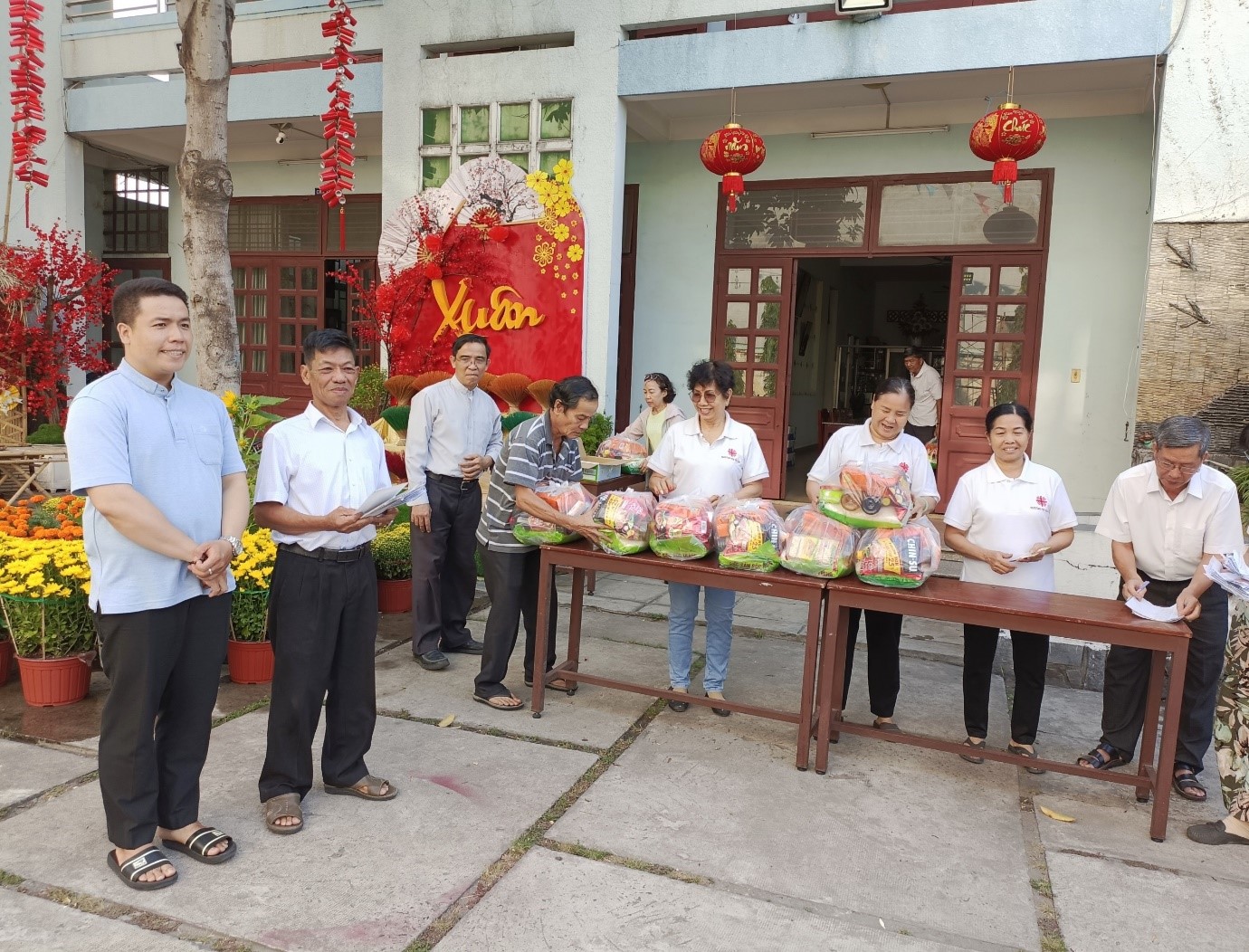 Giáo xứ Lam Sơn: Mùa xuân Bác ái - chia sẻ yêu thương - 2024