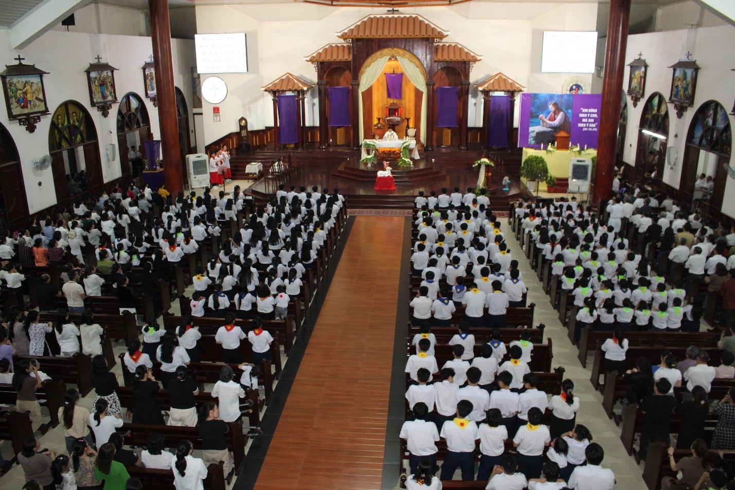 Giáo xứ Tân Lập: Thánh lễ Tiệc Ly