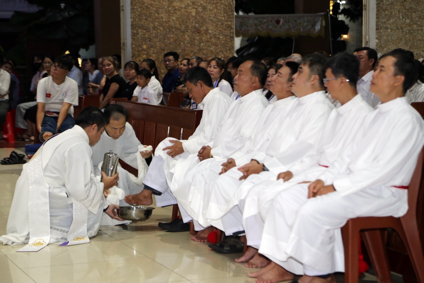 Giáo xứ Tân Phú bước vào Tam nhật Vượt Qua