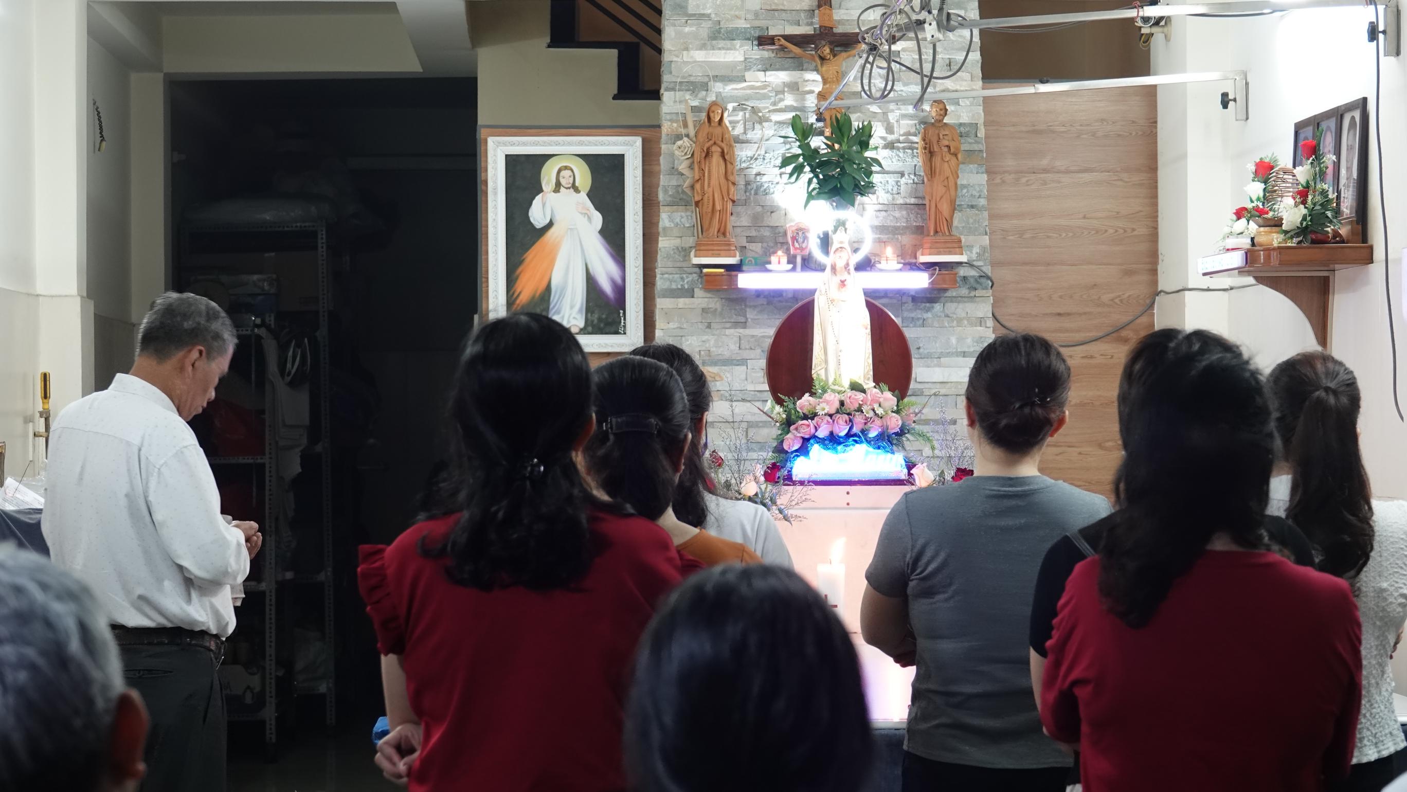 Liên gia Nhân Hòa khai mạc Tháng Hoa kính dâng Mẹ Maria