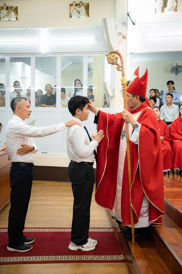 Giáo xứ Vườn Chuối: Thánh lễ ban Bí tích Thêm Sức