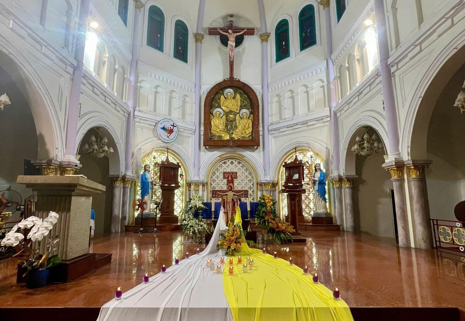 Giới trẻ giáo xứ Xóm Chiếu: Giờ cầu nguyện Taizé