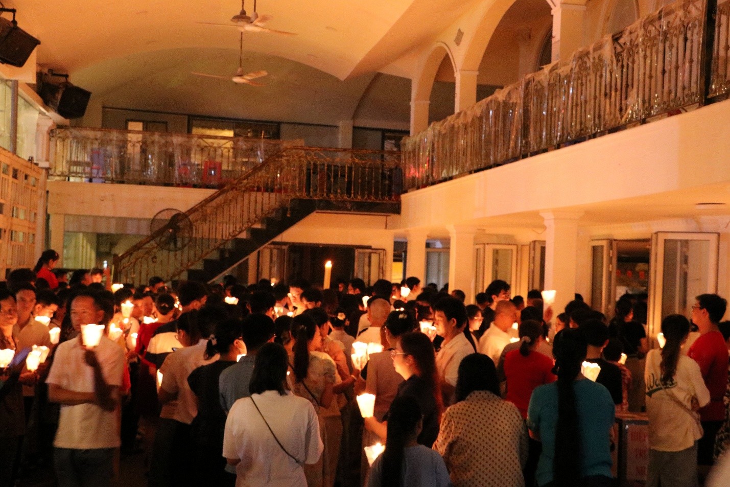 Giáo xứ Môi Khôi: Cử hành Đại lễ Canh Thức Vượt Qua