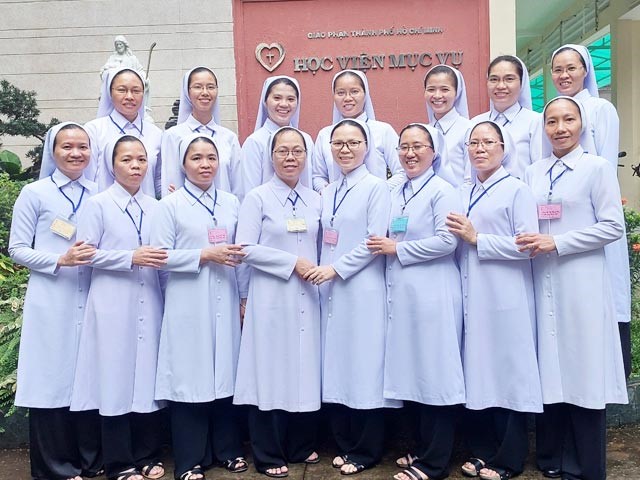 Mùa Hè 2022: Ngày đầu tiên đi học