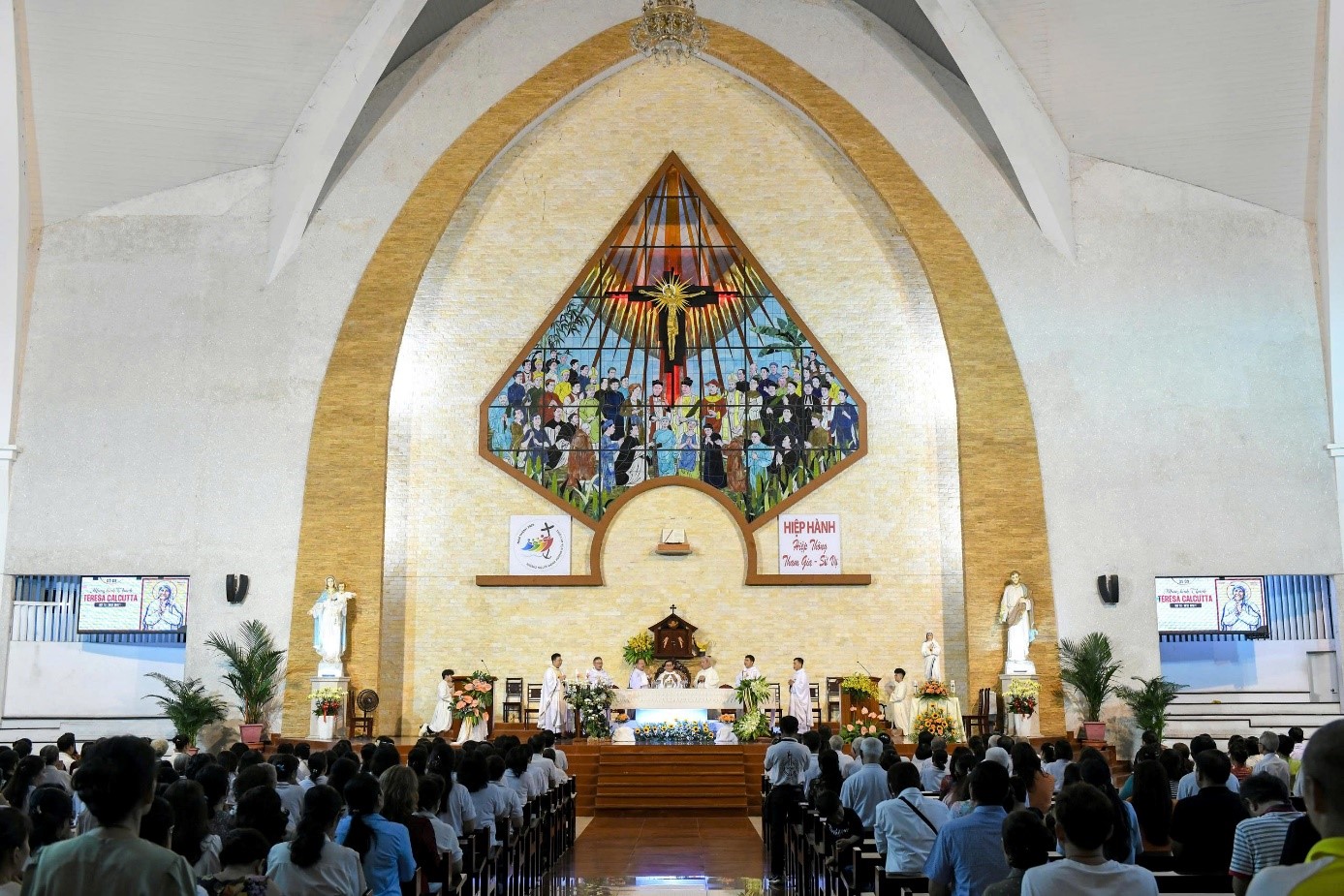 Mừng Lễ Thánh Têrêsa Calcutta - Bổn Mạng Caritas Giáo Hạt Phú Thọ