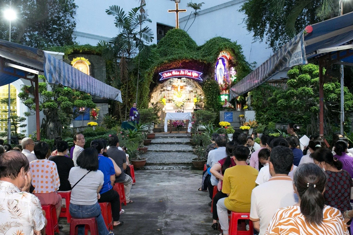 Giáo xứ Jeanne D’Arc: Thánh lễ cầu cho các Đẳng Linh Hồn