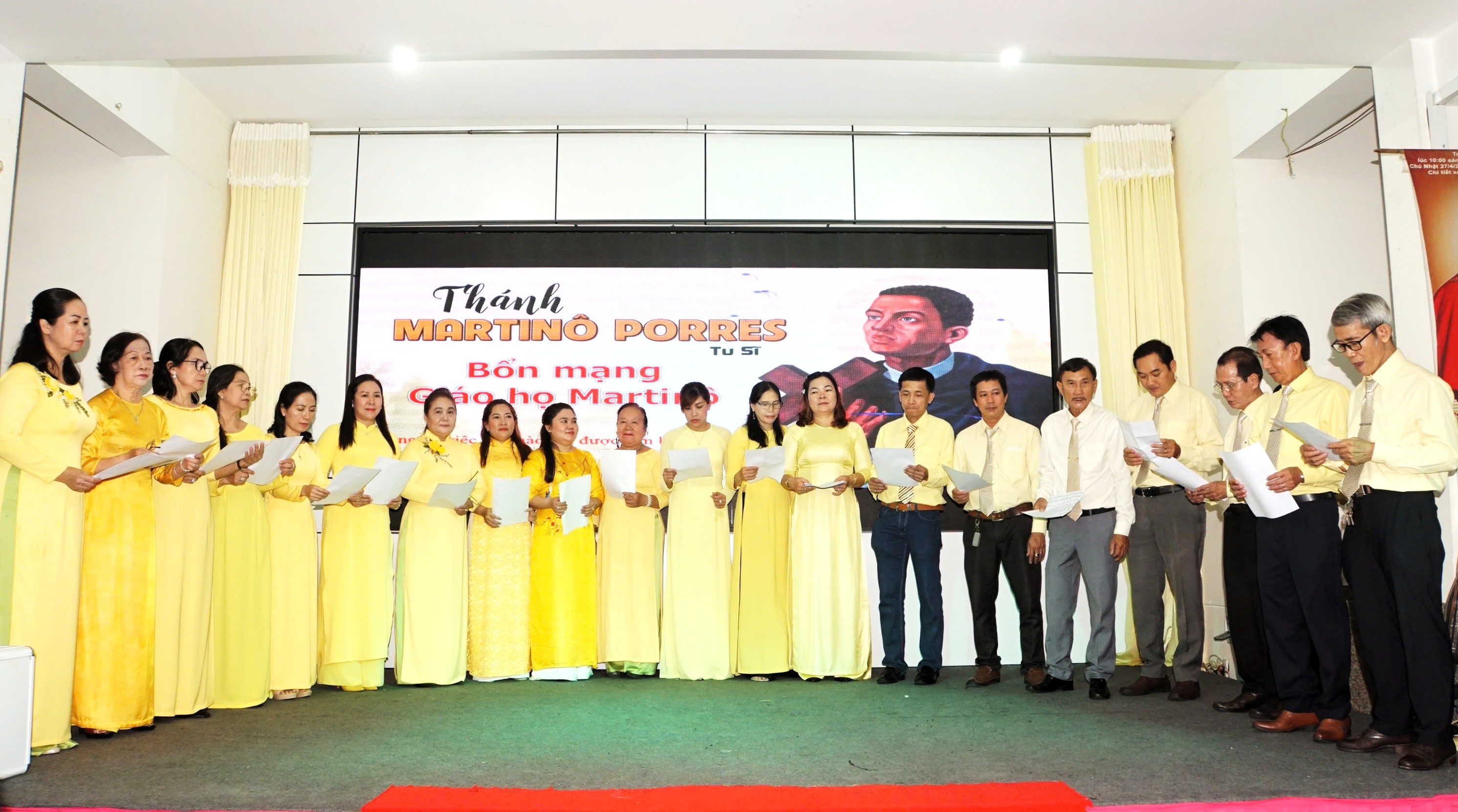 Giáo xứ Phú Hòa: Thánh lễ mừng kính Thánh Martinô De Prorres