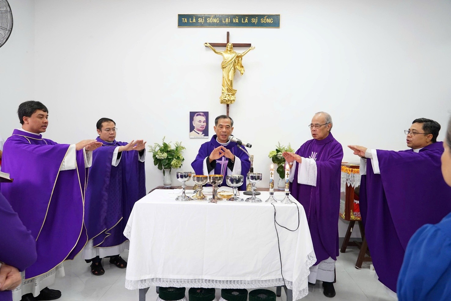 Giáo xứ Phát Diệm: Cầu nguyện cho các linh hồn trong tháng 11