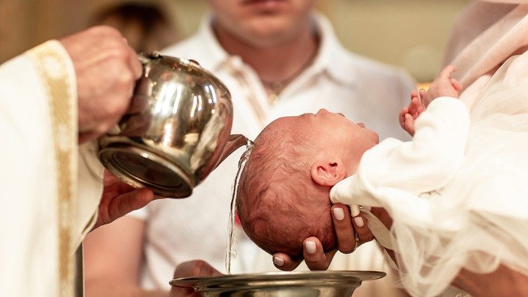 “Vì giá trị thành sự của bí tích, các công thức và chất thể không thể bị thay đổi”