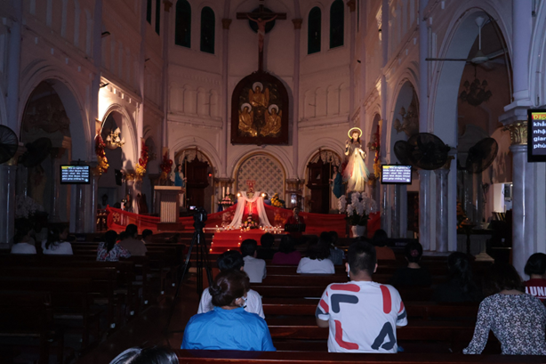 Giới trẻ giáo xứ Xóm Chiếu cầu nguyện Taizé Tháng 1.2026