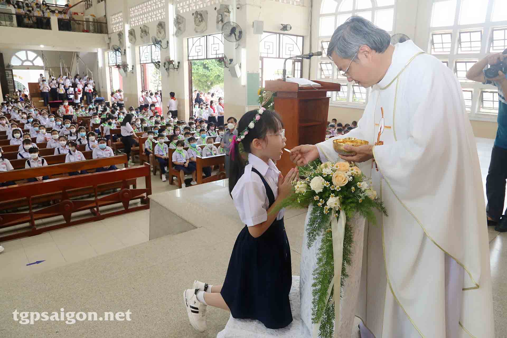 Giáo xứ Thiên Ân: Thánh lễ ban Bí tích Thánh Thể 6-3-2022