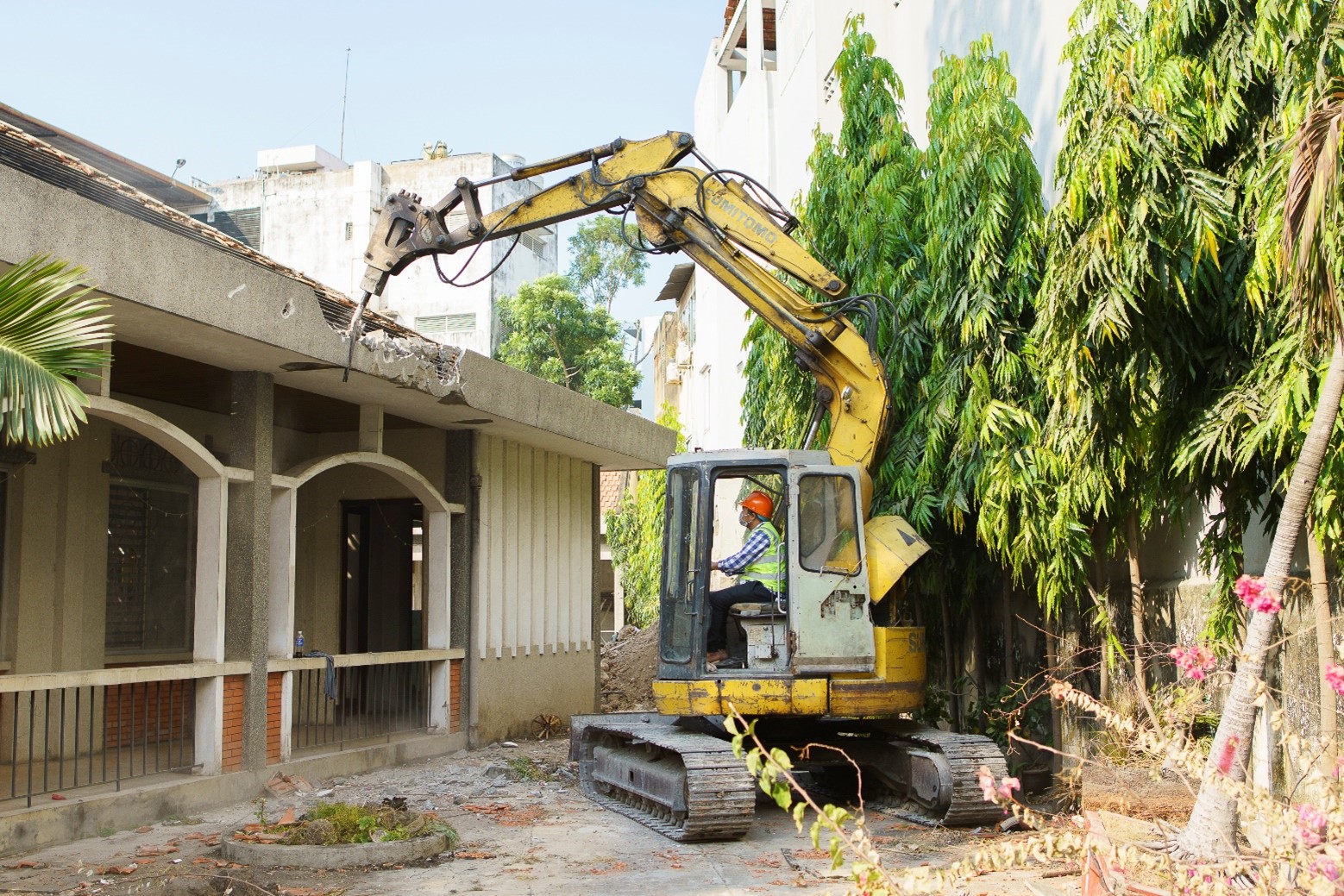 Tháo dỡ nhà Hưu Dưỡng Linh mục tại Chí Hòa
