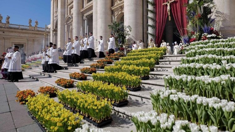 Đức Lêô XIV: Phục Sinh mở ra niềm hy vọng không bao giờ tàn