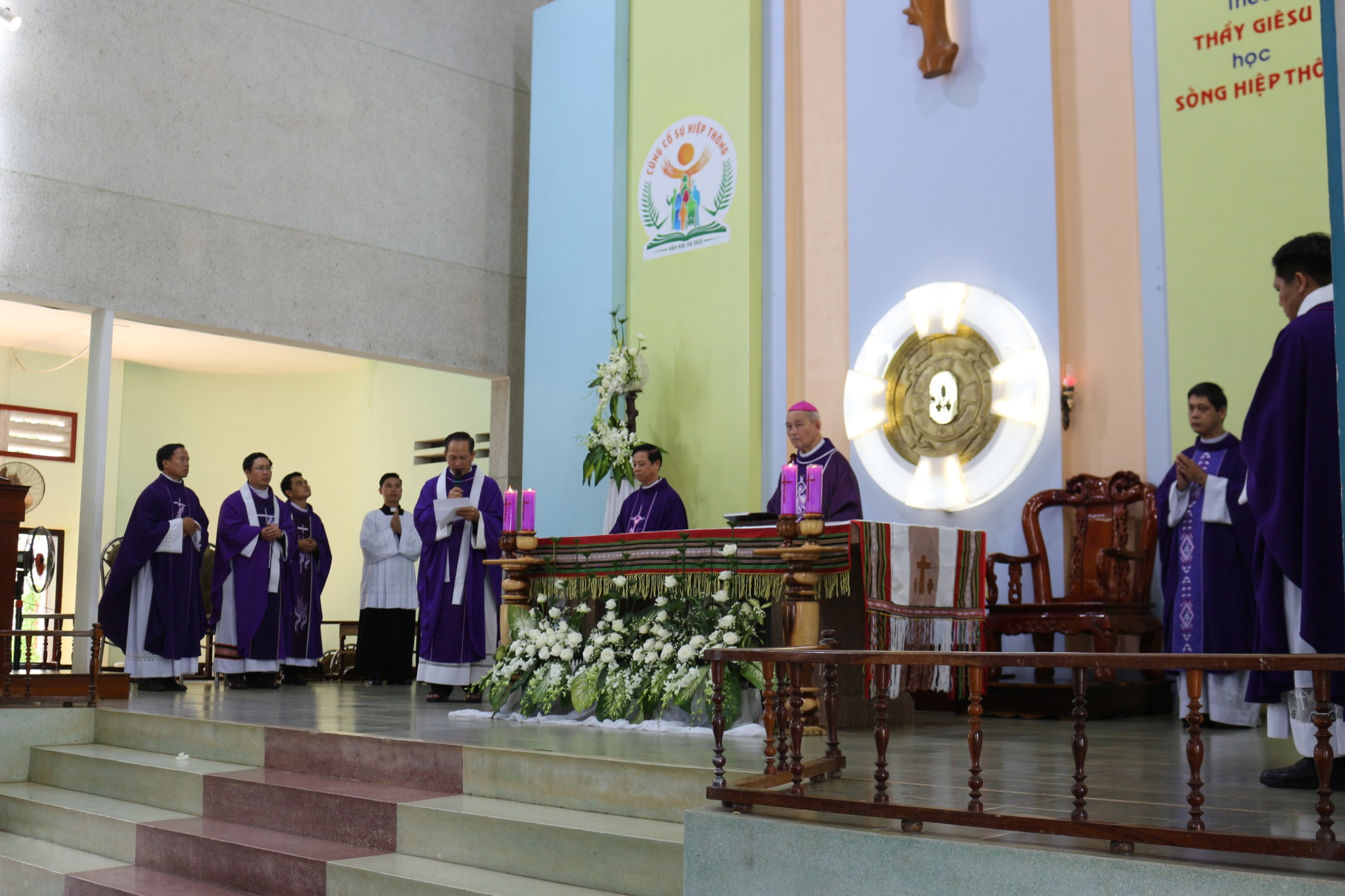 Thánh lễ an táng Bà Maria Đàm Thị Liên, thân mẫu Lm Giuse Nguyễn Đức Tiến, phó xứ Gò Mây