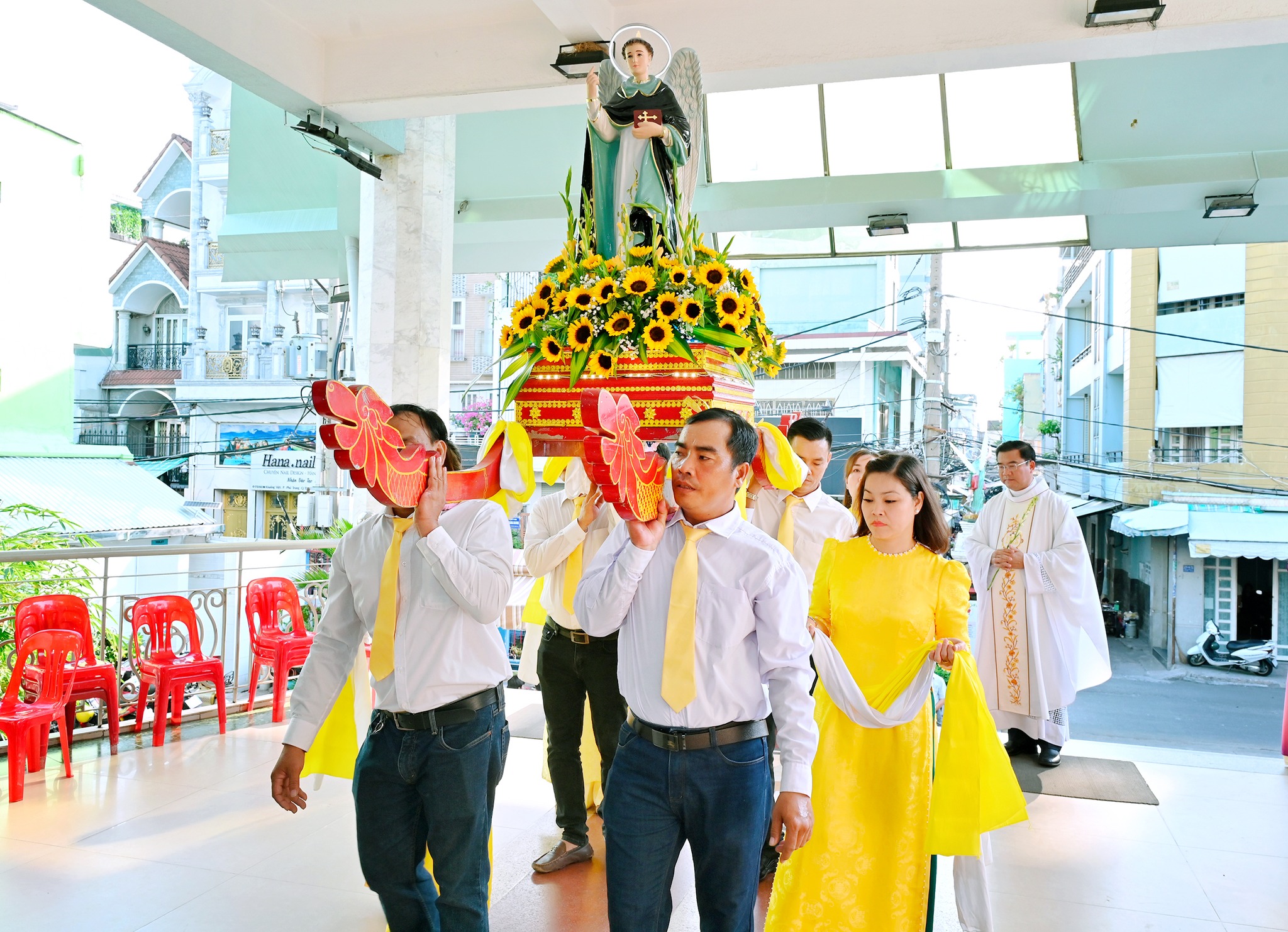 Giáo xứ Tân Phú Hòa: Mừng bổn mạng giáo khu và Linh mục chánh xứ