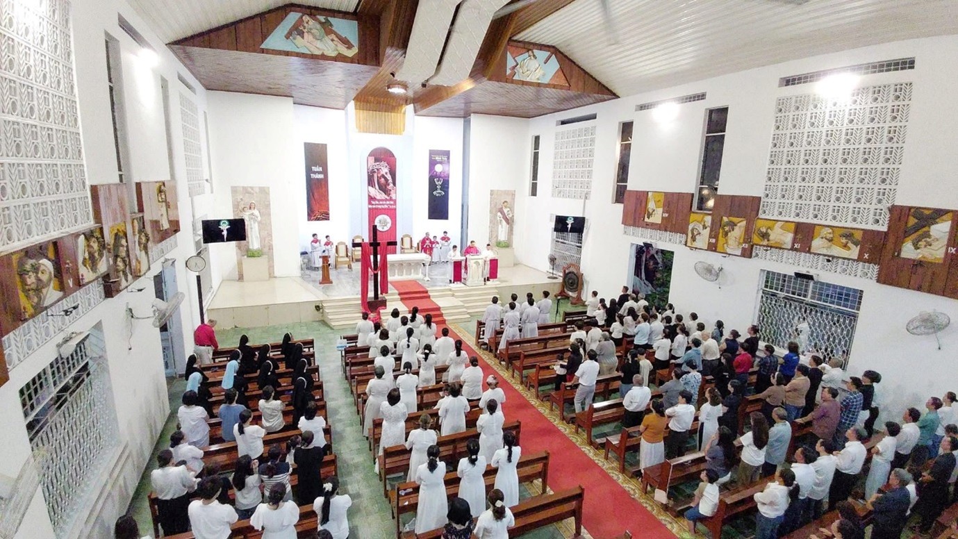 Giáo xứ Tân Trang: Tưởng Niệm Cuộc Thương Khó Chúa Giêsu