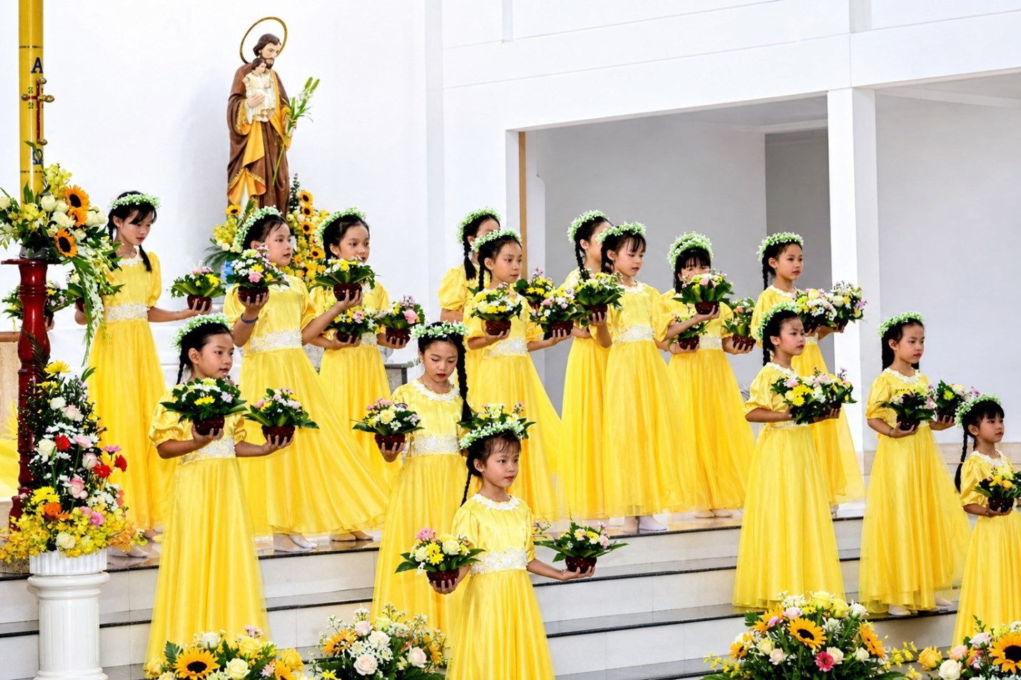 Giáo xứ Phú Thọ Hòa: dâng đóa hoa lòng kính Đức Trinh Nữ Maria