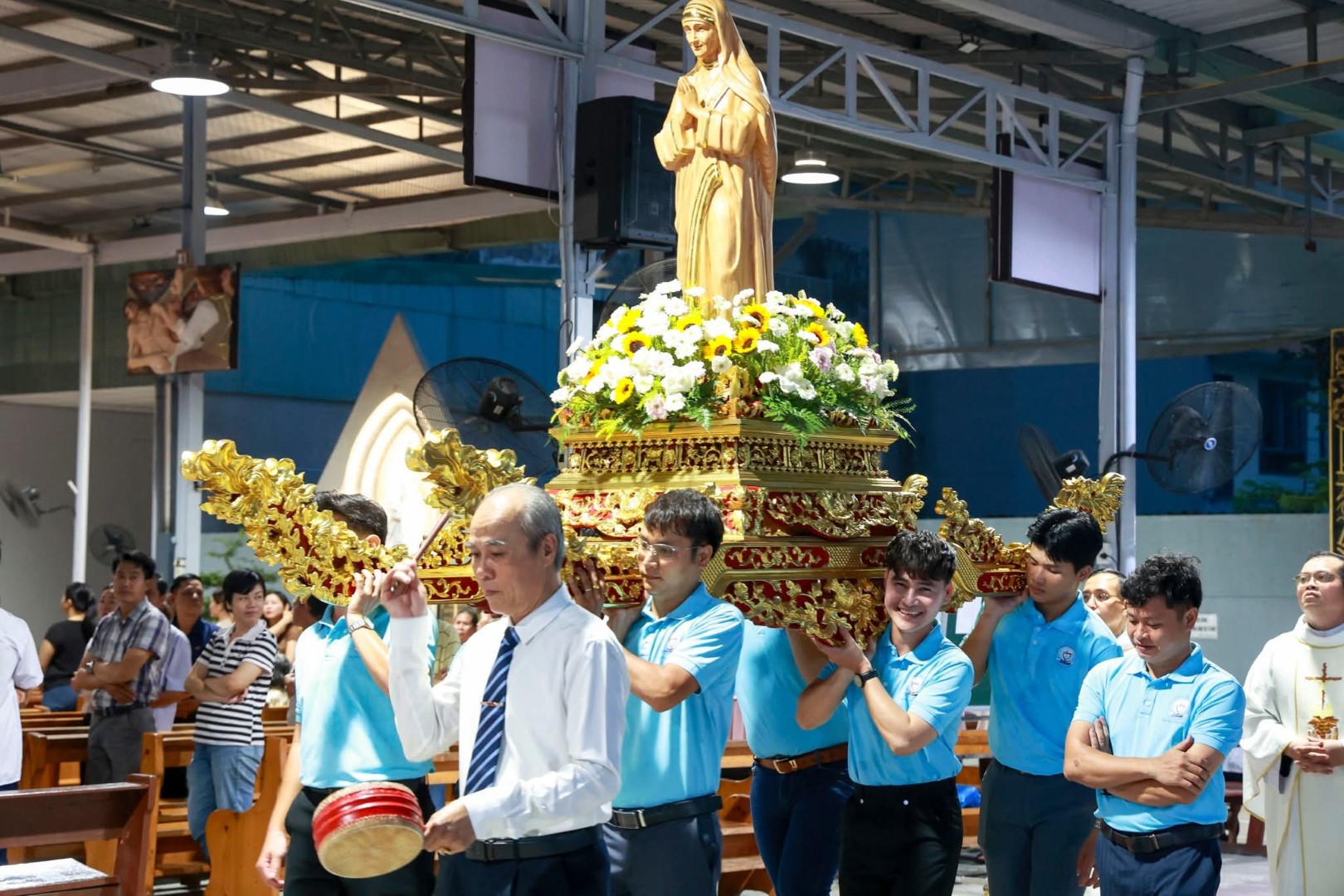 Thánh Têrêsa Calcutta - Bổn mạng Ban Giới Trẻ giáo xứ Phanxicô Xaviê