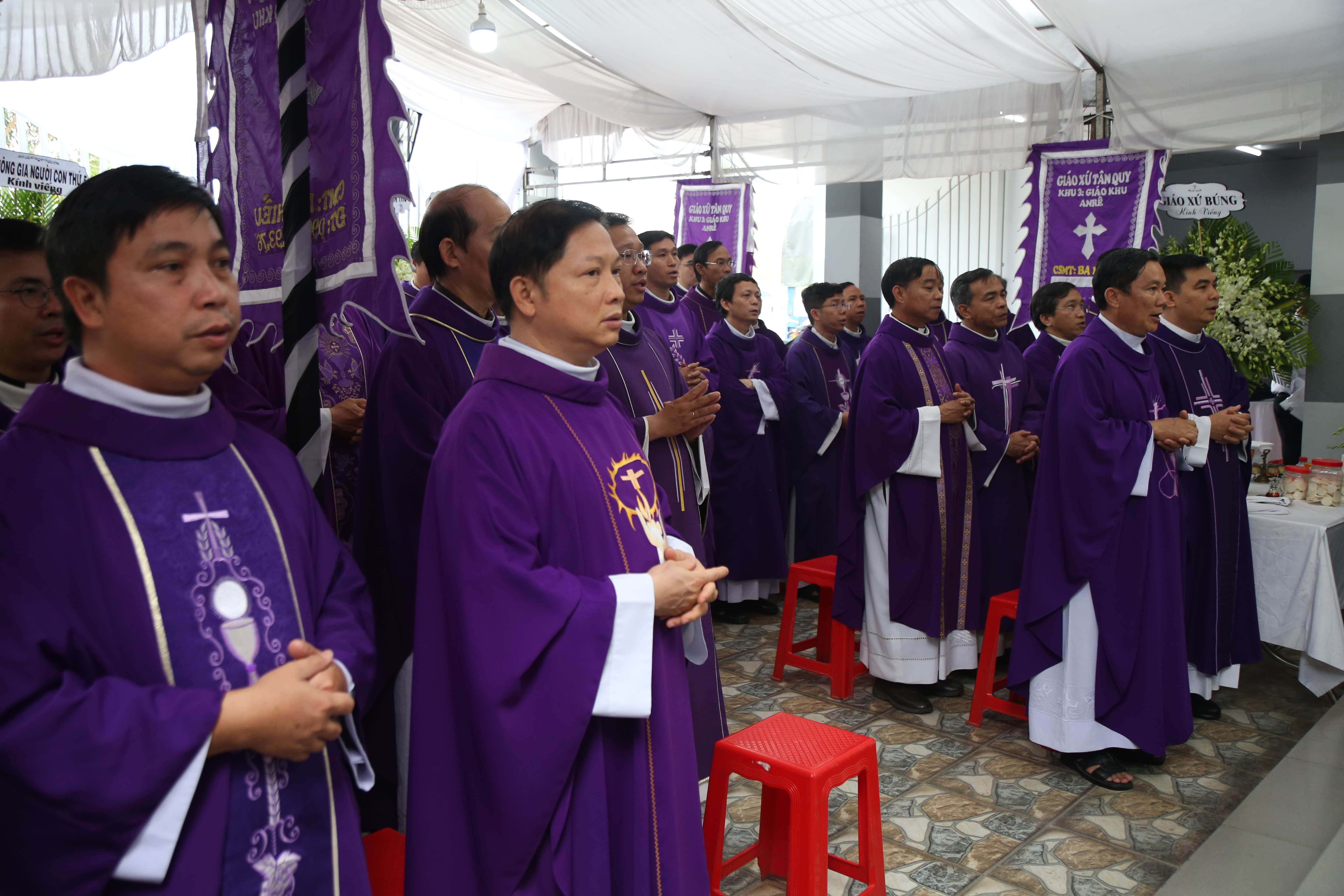 Thánh lễ tại gia cầu nguyện cho ông cố Phaolô, thân phụ linh mục Anrê Nguyễn Công Thái