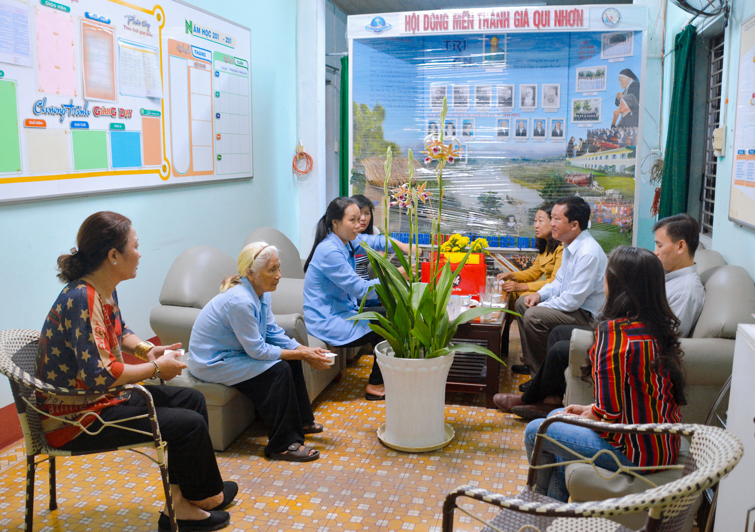 Giáo xứ Hoàng Mai: Thăm viếng và chúc Tết 10 Cộng đoàn dòng tu 6-2-2021