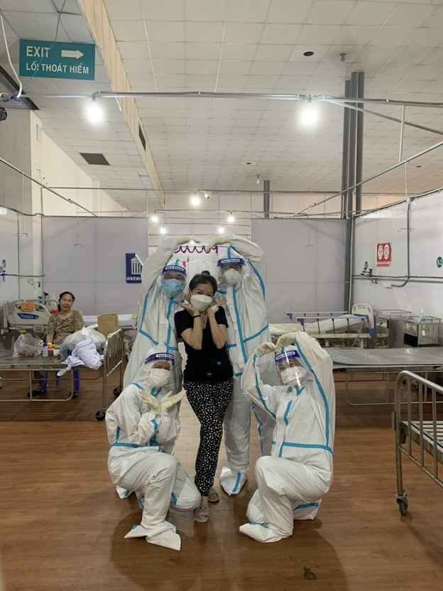 Những cánh mai trắng