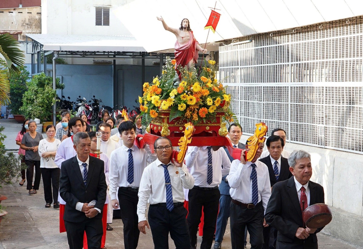 Giáo xứ Phát Diệm: Cử hành Tam nhật Thánh và mừng Đại lễ Chúa Phục Sinh 2026