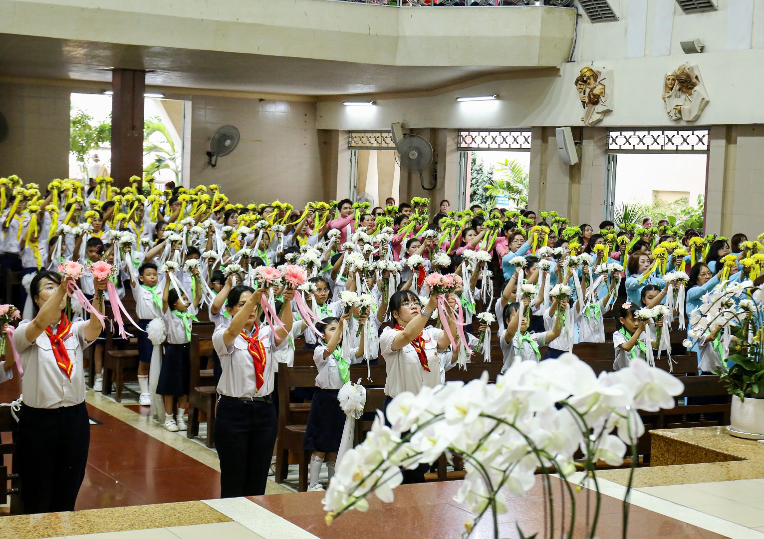 Khai mạc tháng hoa tôn vinh Mẹ Maria - Giáo xứ Hòa Hưng  04/5/2025