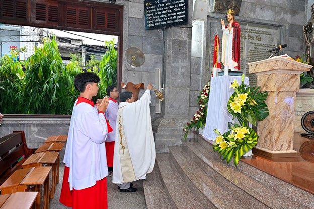 Giáo xứ Vĩnh Hòa: Mừng lễ Thánh Tâm Chúa Giêsu - 2024
